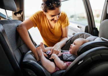 Cadeirinha de carro: idade, como usar e suas normas